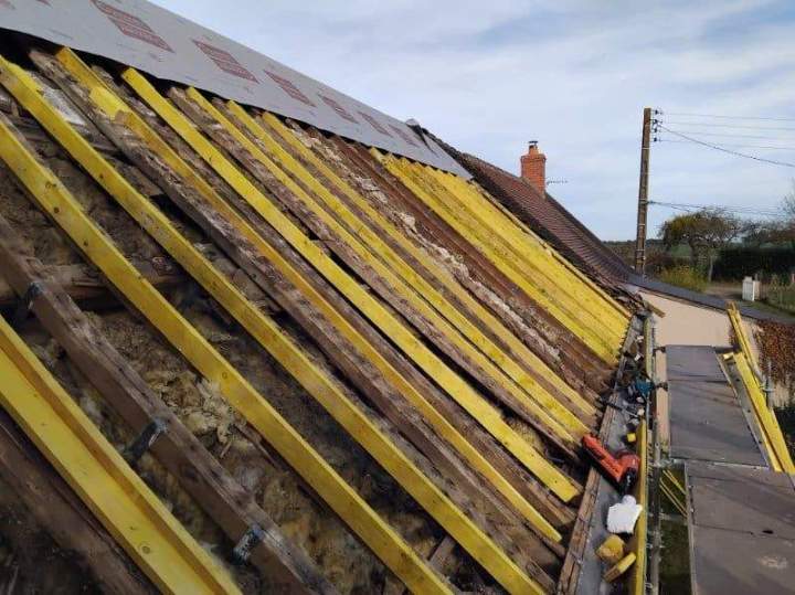 Spécialiste de la pose et la rénovation de toiture Tours